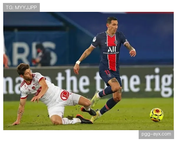 法甲积分榜更新：巴黎圣日耳曼领跑，马赛状态回升紧追不舍