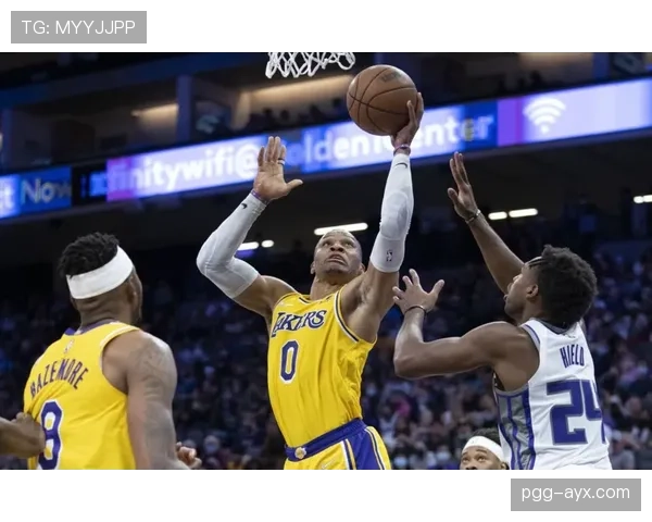 格纳布里助力球队重塑进攻体系，状态回暖引发战术变化分析