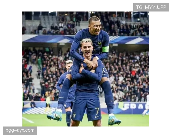 格列兹曼与姆巴佩进攻效率及战术角色对比分析 格列兹曼与姆巴佩进攻效率及战术角色对比分析